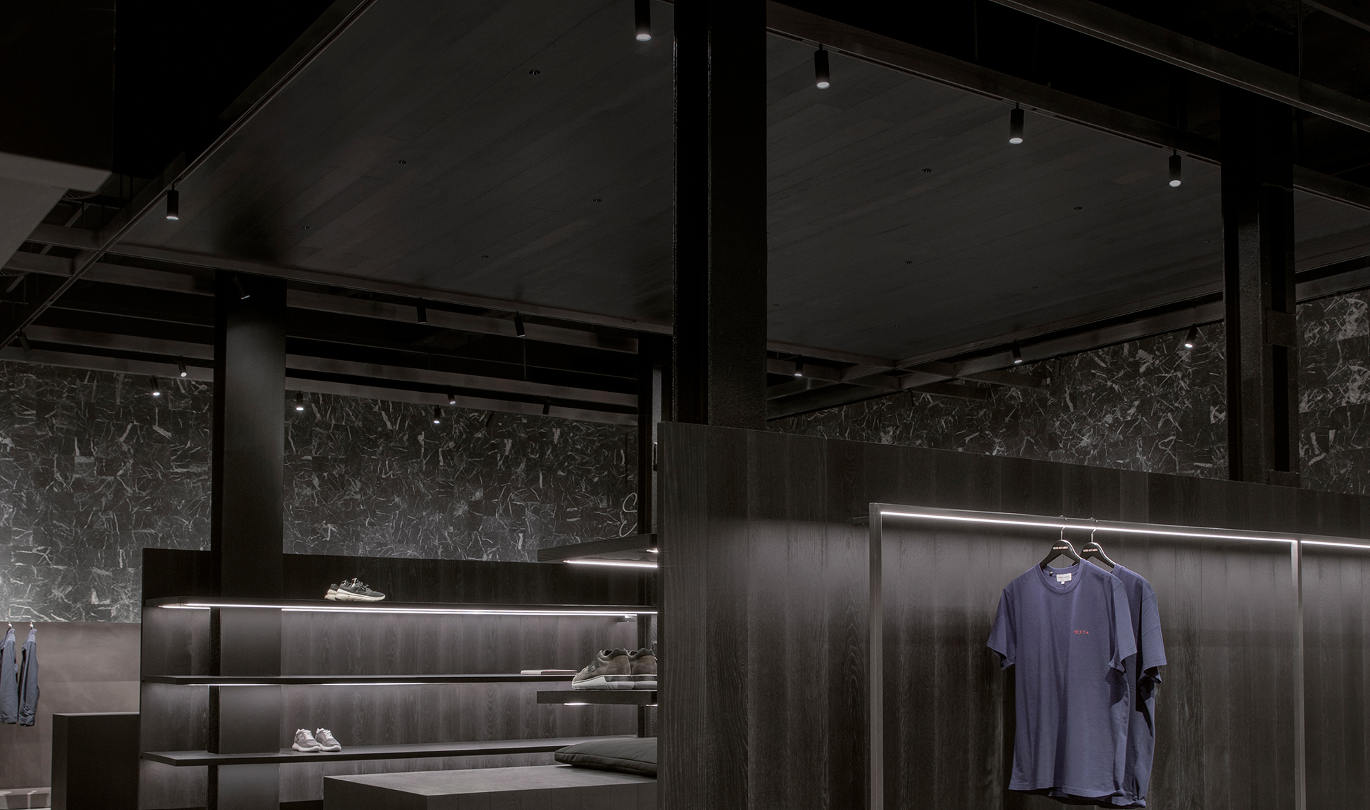 Creating welcoming retail environments through lighting